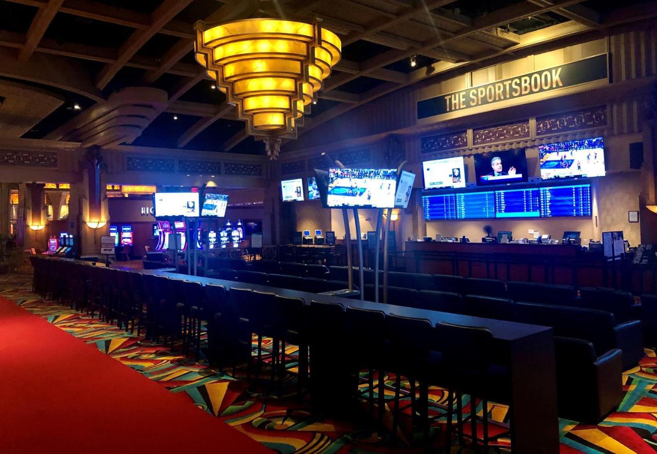 The Inn At Charles Town / Hollywood Casino Extérieur photo
